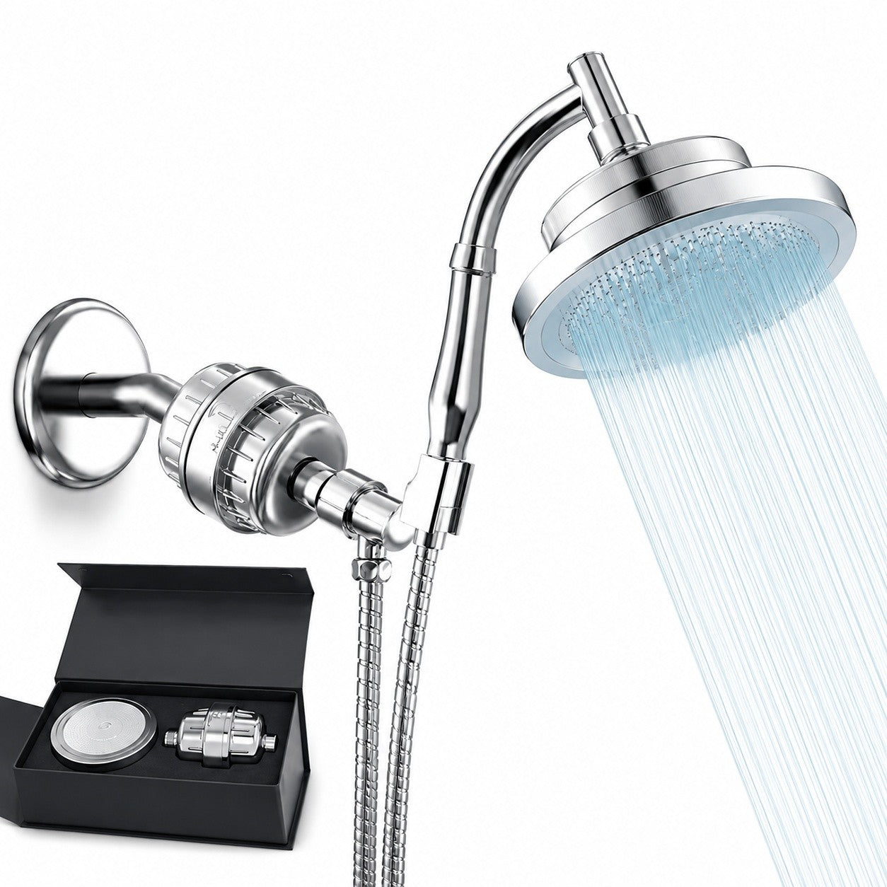 AquaPure™ Flow dusjfilter med dusjhode, filter og sort gaveeske